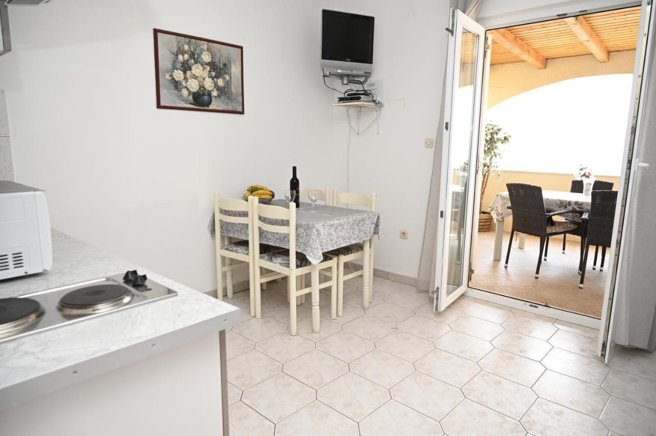 Apartments "Sea View" Miki & Ivana 볼 외부 사진