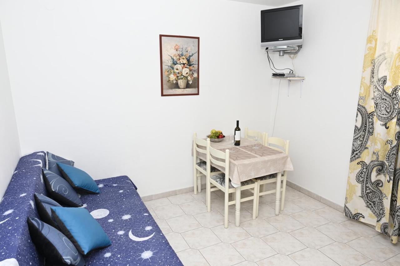 Apartments "Sea View" Miki & Ivana 볼 외부 사진